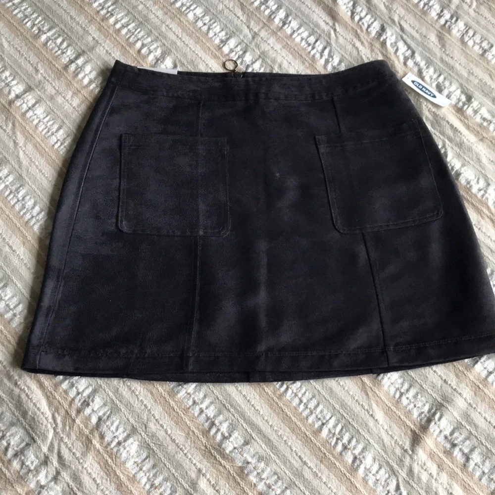 Old Navy, Woman’s size 8 Charcoal Gray Skirt - Picture 1 of 7